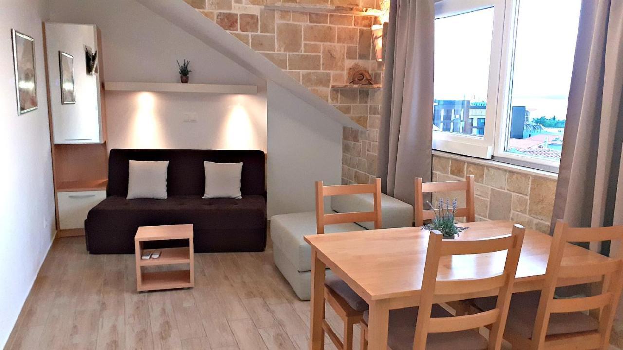 Apartments Villa Bonaca Baska Voda Bilik gambar