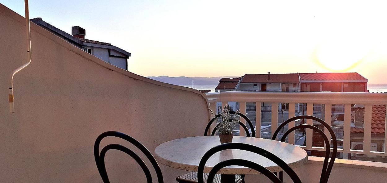 Apartments Villa Bonaca Baska Voda Bilik gambar