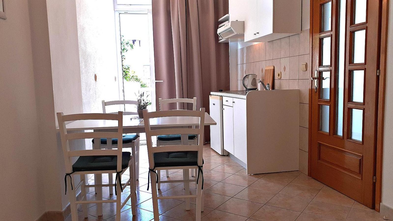 Apartments Villa Bonaca Baska Voda Bilik gambar
