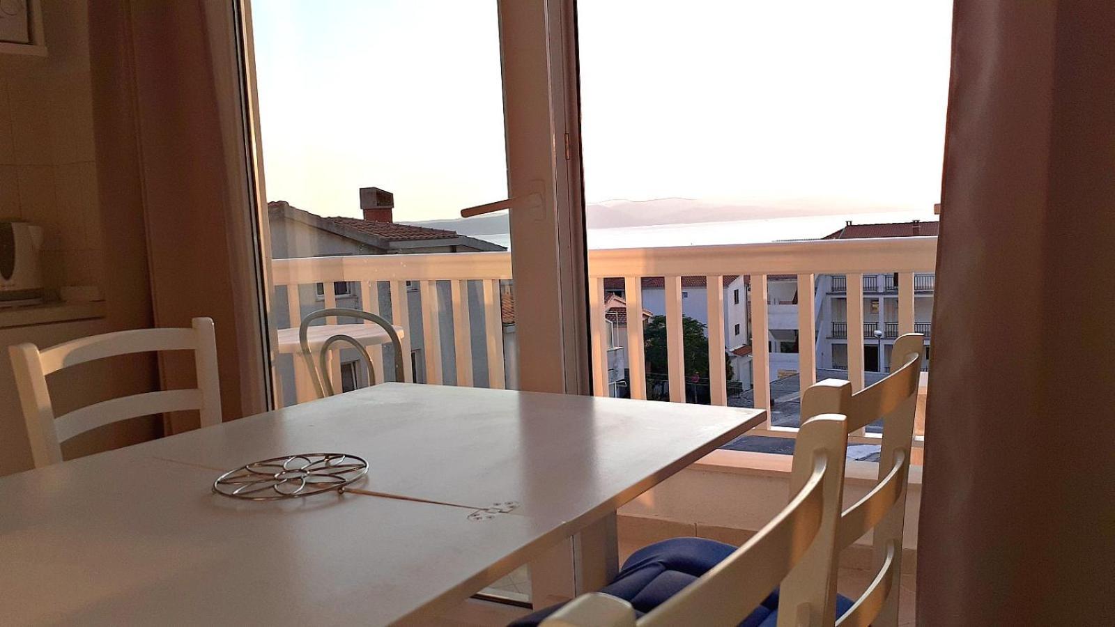 Apartments Villa Bonaca Baska Voda Bilik gambar