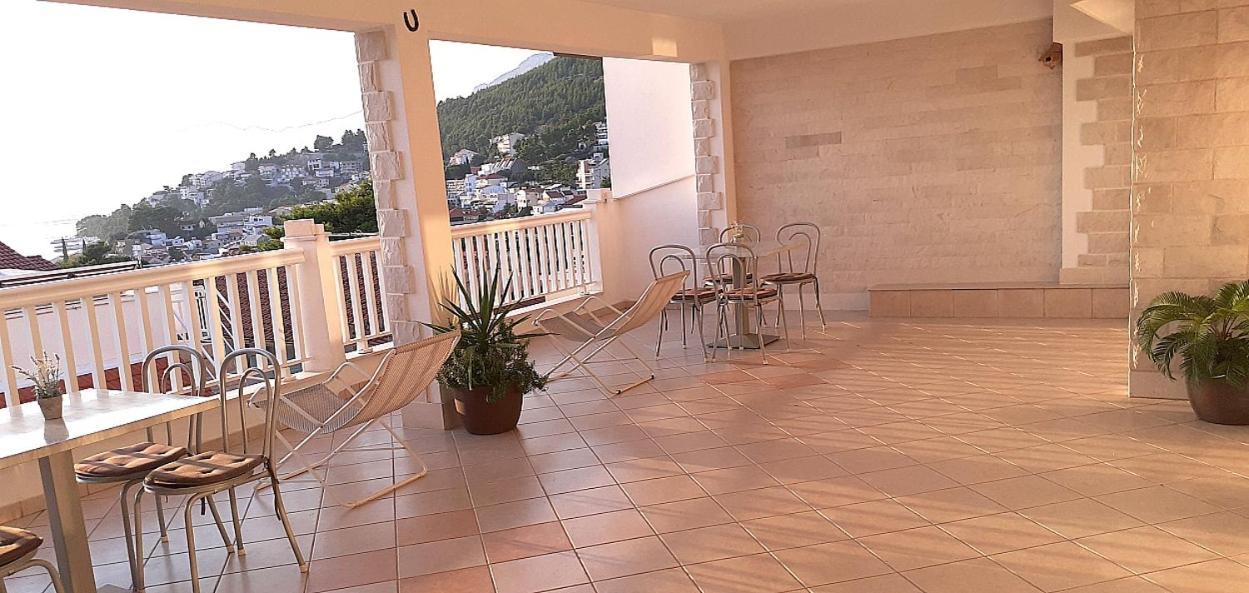 Apartments Villa Bonaca Baska Voda Bilik gambar