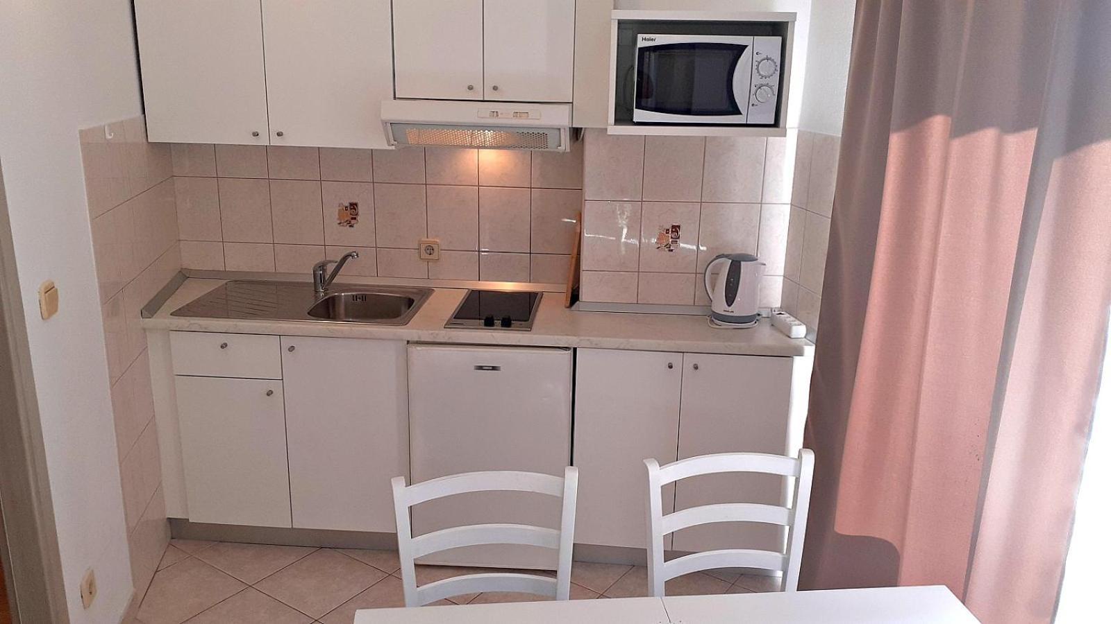 Apartments Villa Bonaca Baska Voda Bilik gambar