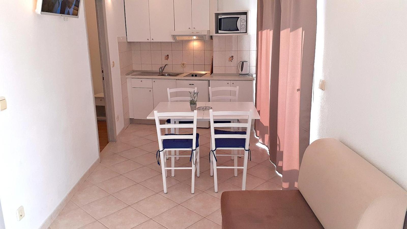 Apartments Villa Bonaca Baska Voda Bilik gambar