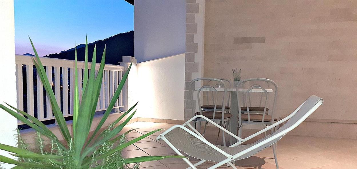 Apartments Villa Bonaca Baska Voda Bilik gambar