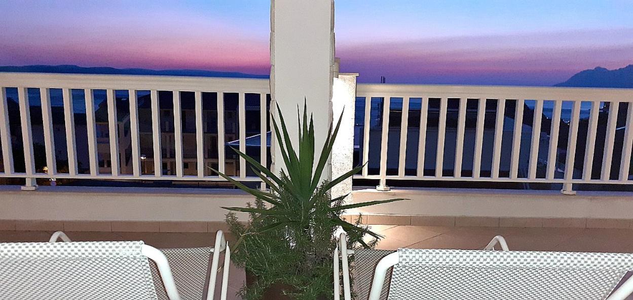 Apartments Villa Bonaca Baska Voda Bilik gambar