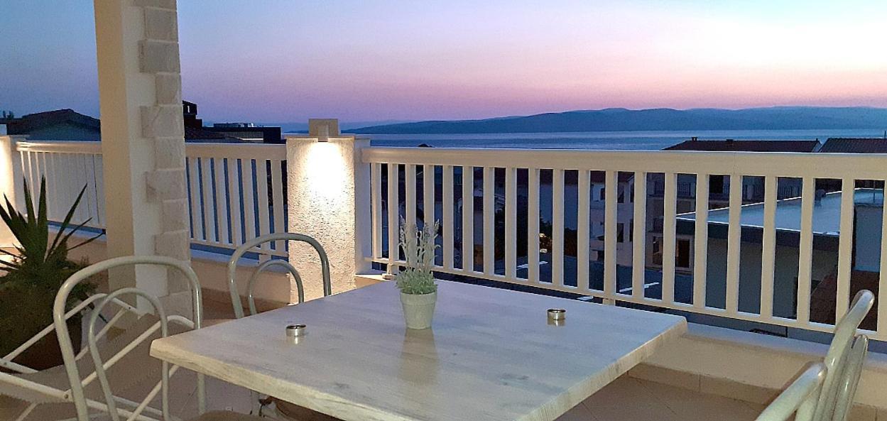 Apartments Villa Bonaca Baska Voda Bilik gambar