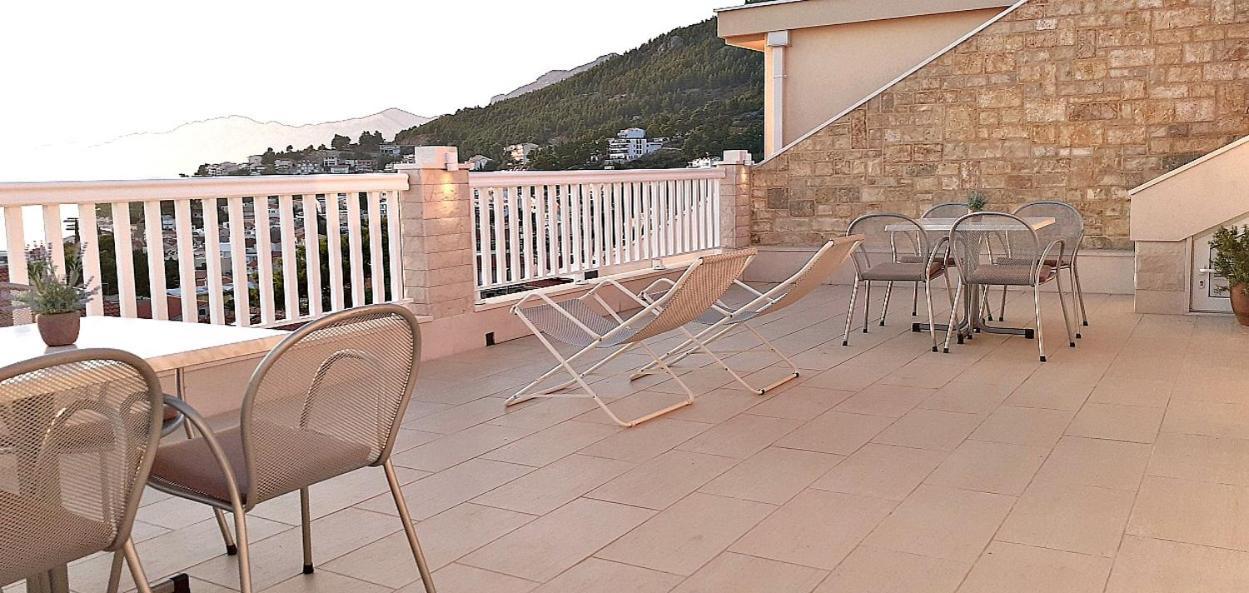 Apartments Villa Bonaca Baska Voda Bilik gambar