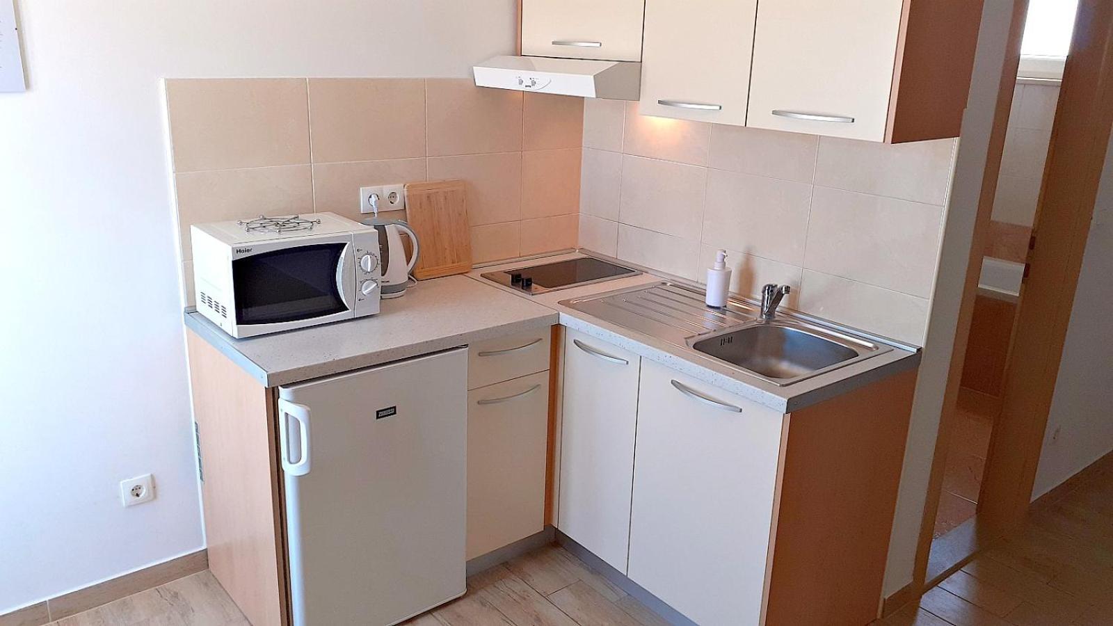 Apartments Villa Bonaca Baska Voda Bilik gambar