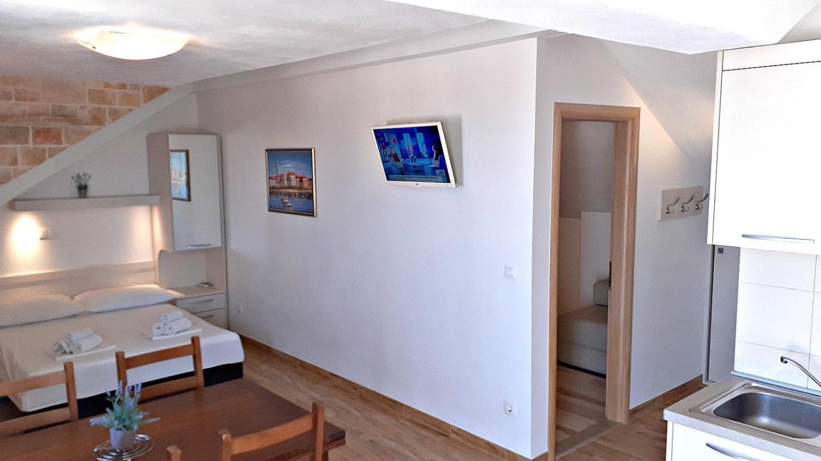 Apartments Villa Bonaca Baska Voda Bilik gambar